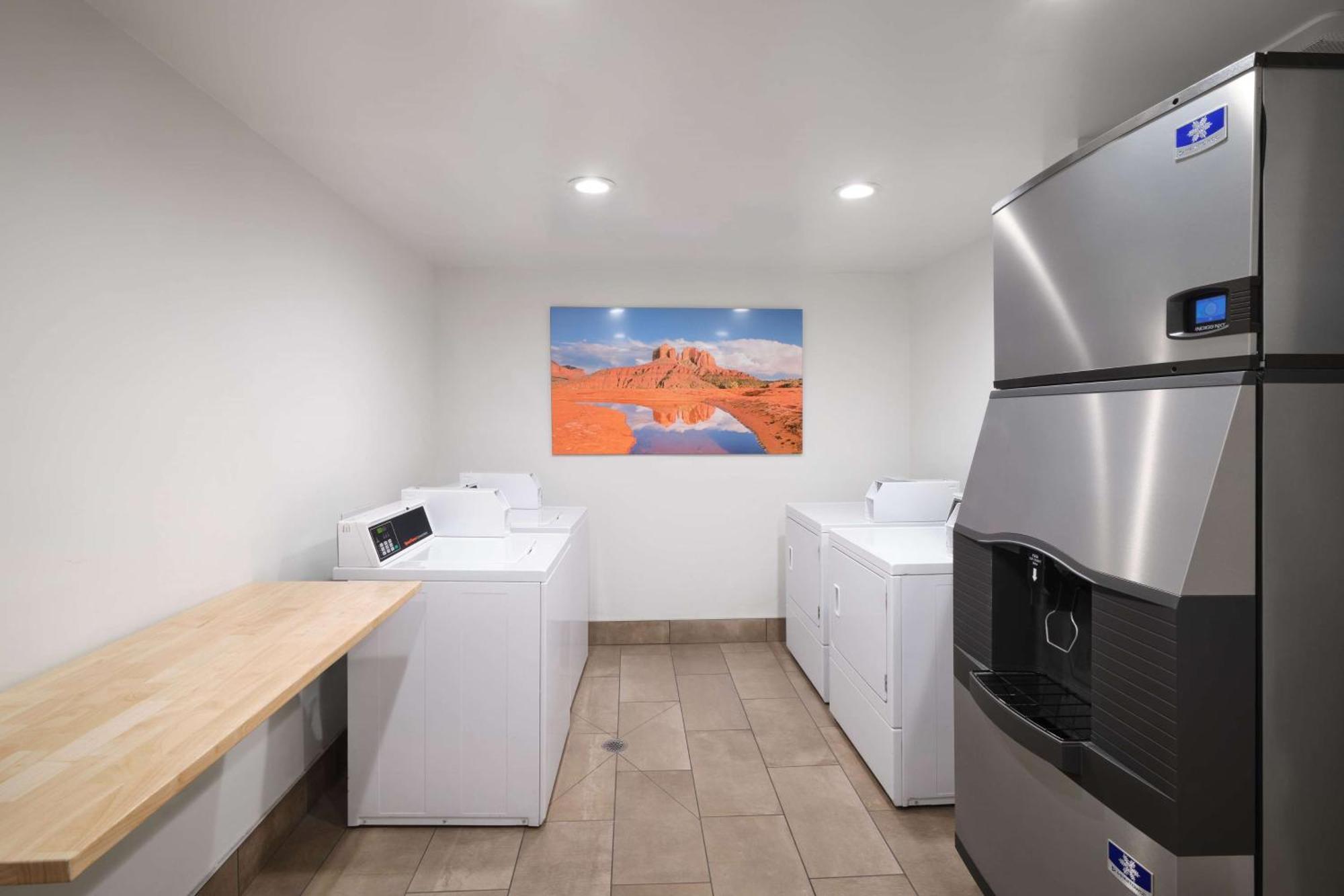 Aiden By Best Western Sedona Exterior photo